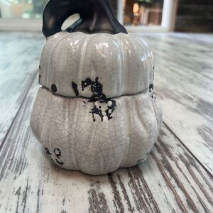 NEW Distressed Pumpkin Candle – Reusable Jar, Cozy Fall Scent